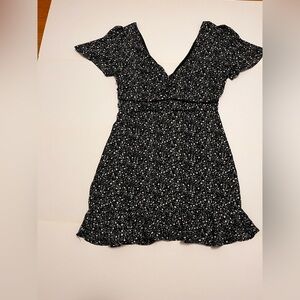 Forever 21 Black and White Floral Dress Size M